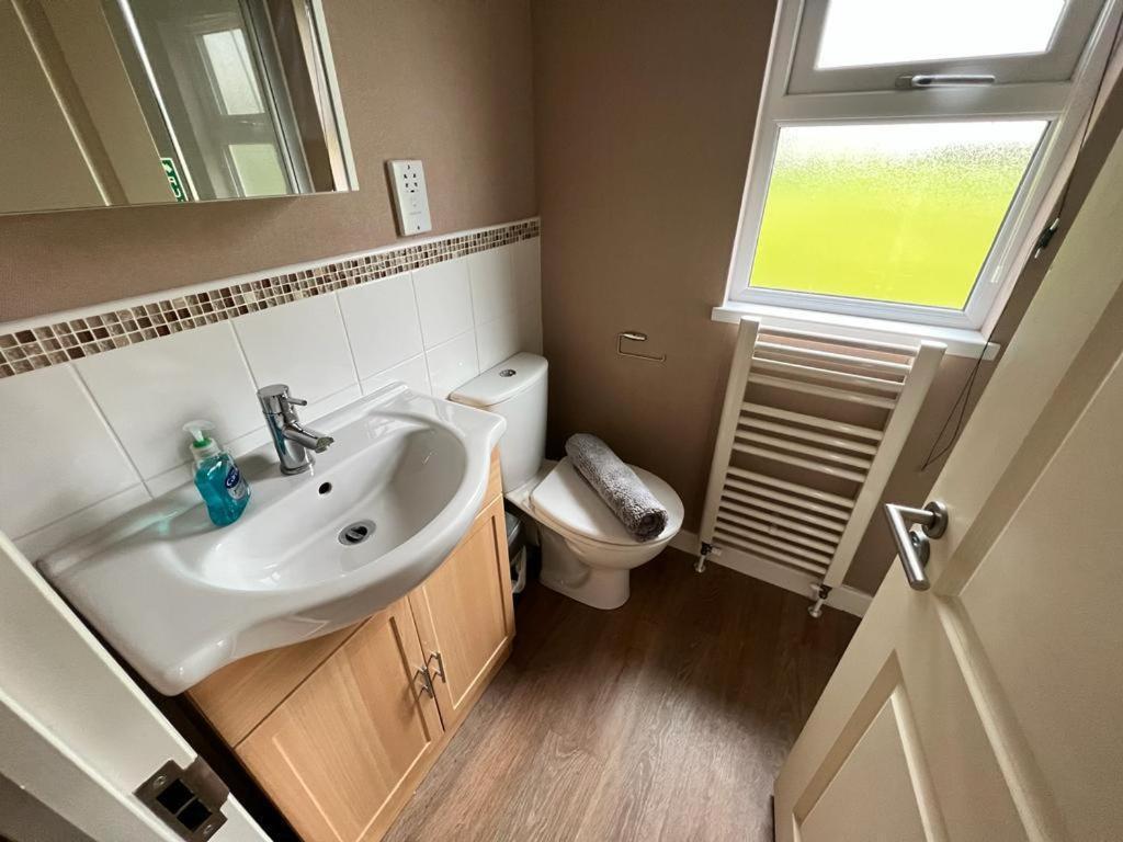 Waterfall Retreat Poole Luaran gambar