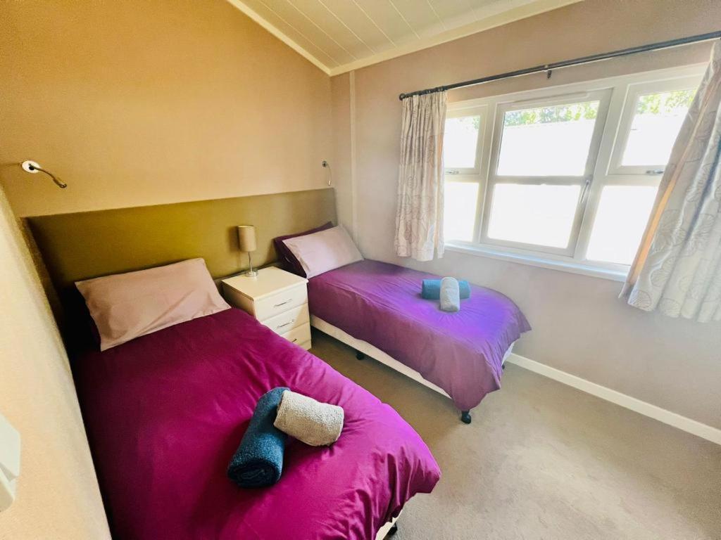 Waterfall Retreat Poole Luaran gambar