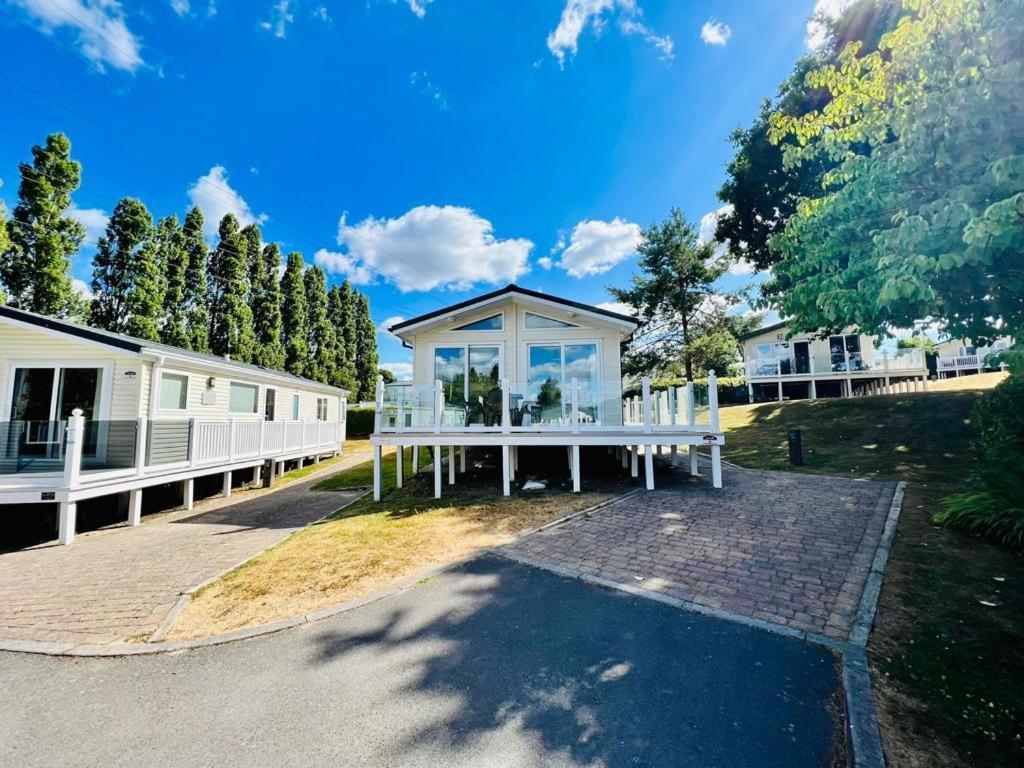 Waterfall Retreat Poole Luaran gambar